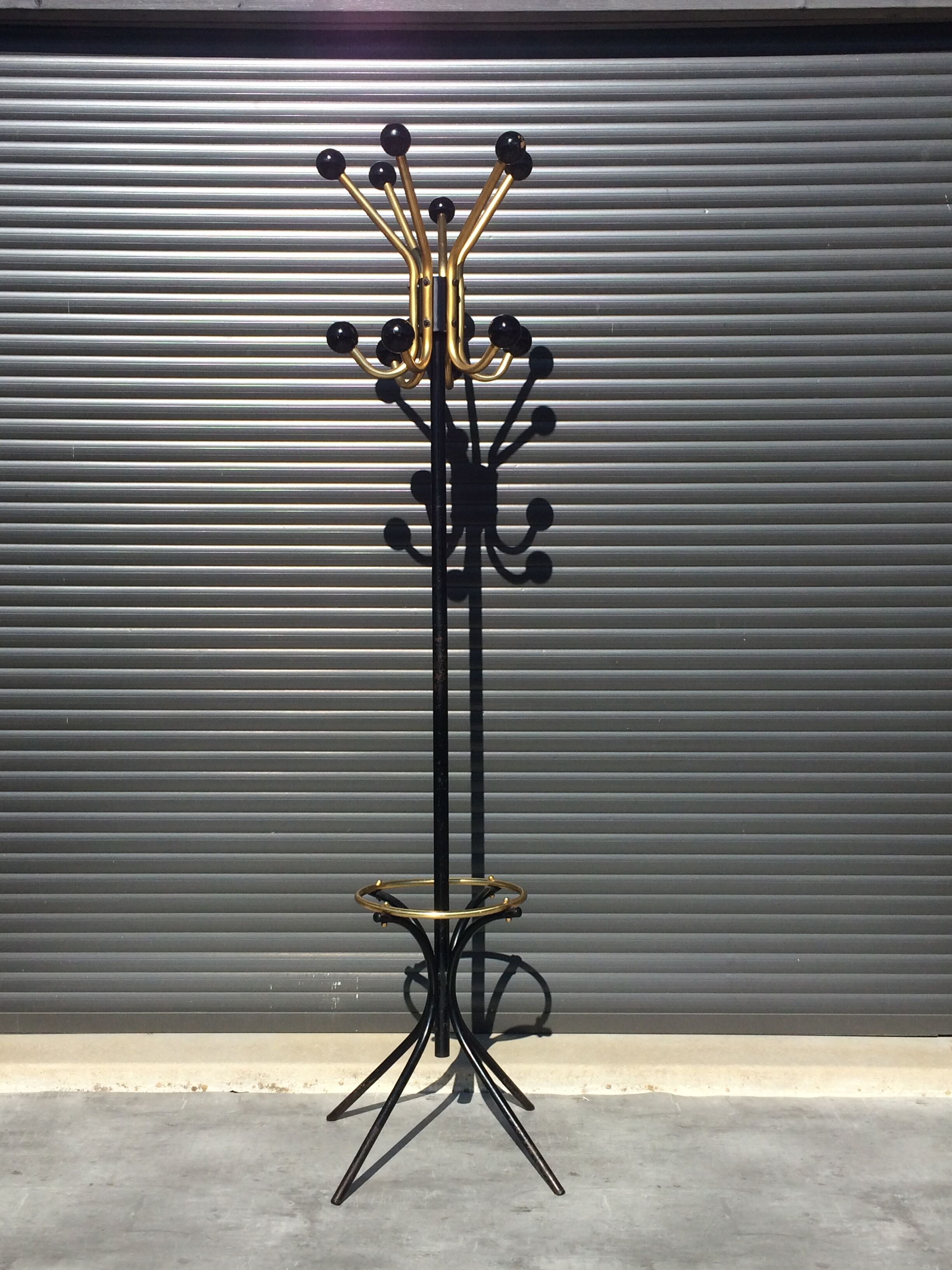 Coatrack 50s brass Parrot
