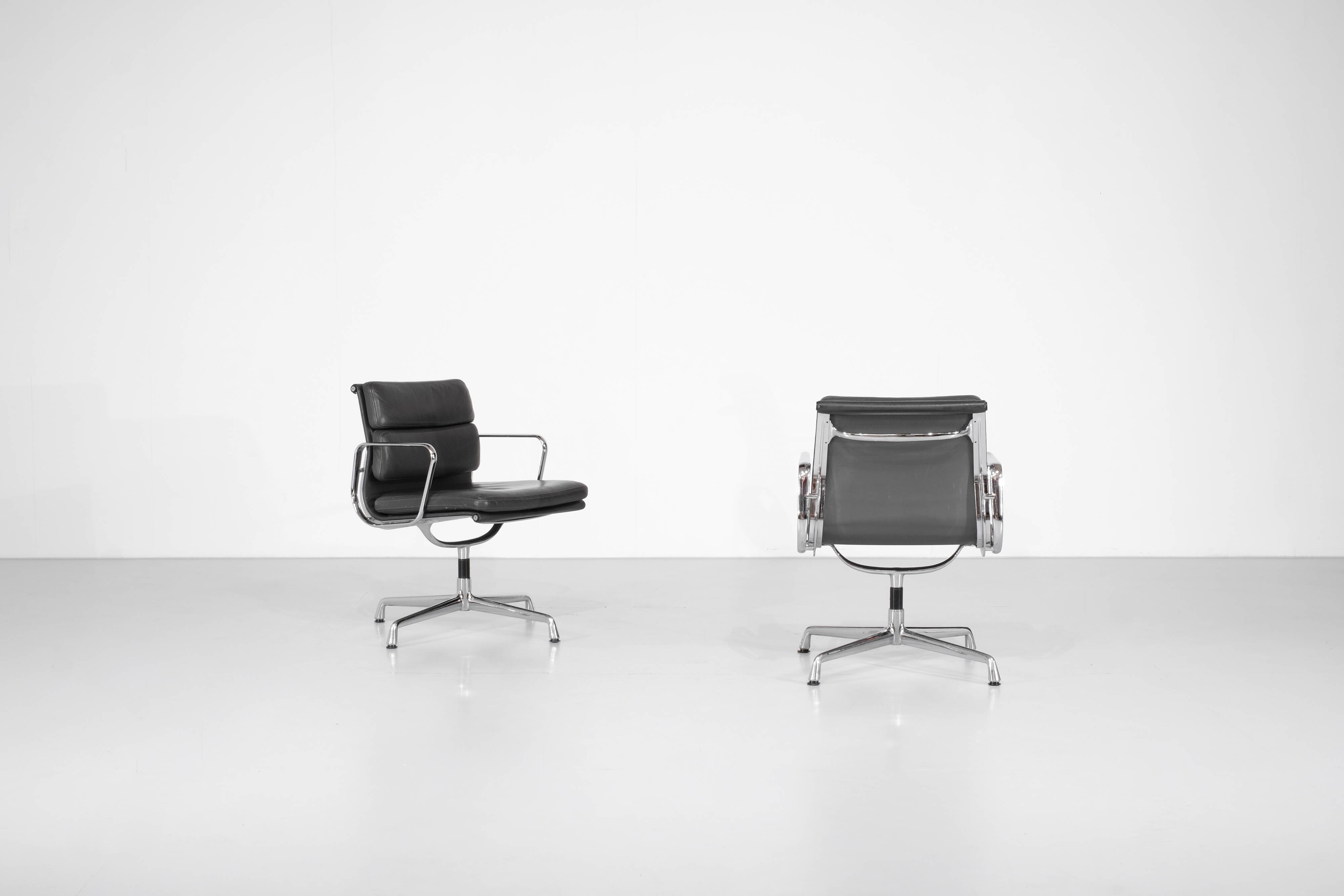 Fauteuil Soft Pad Chaise "EA 208" Charles Ray Eames, USA 1969.