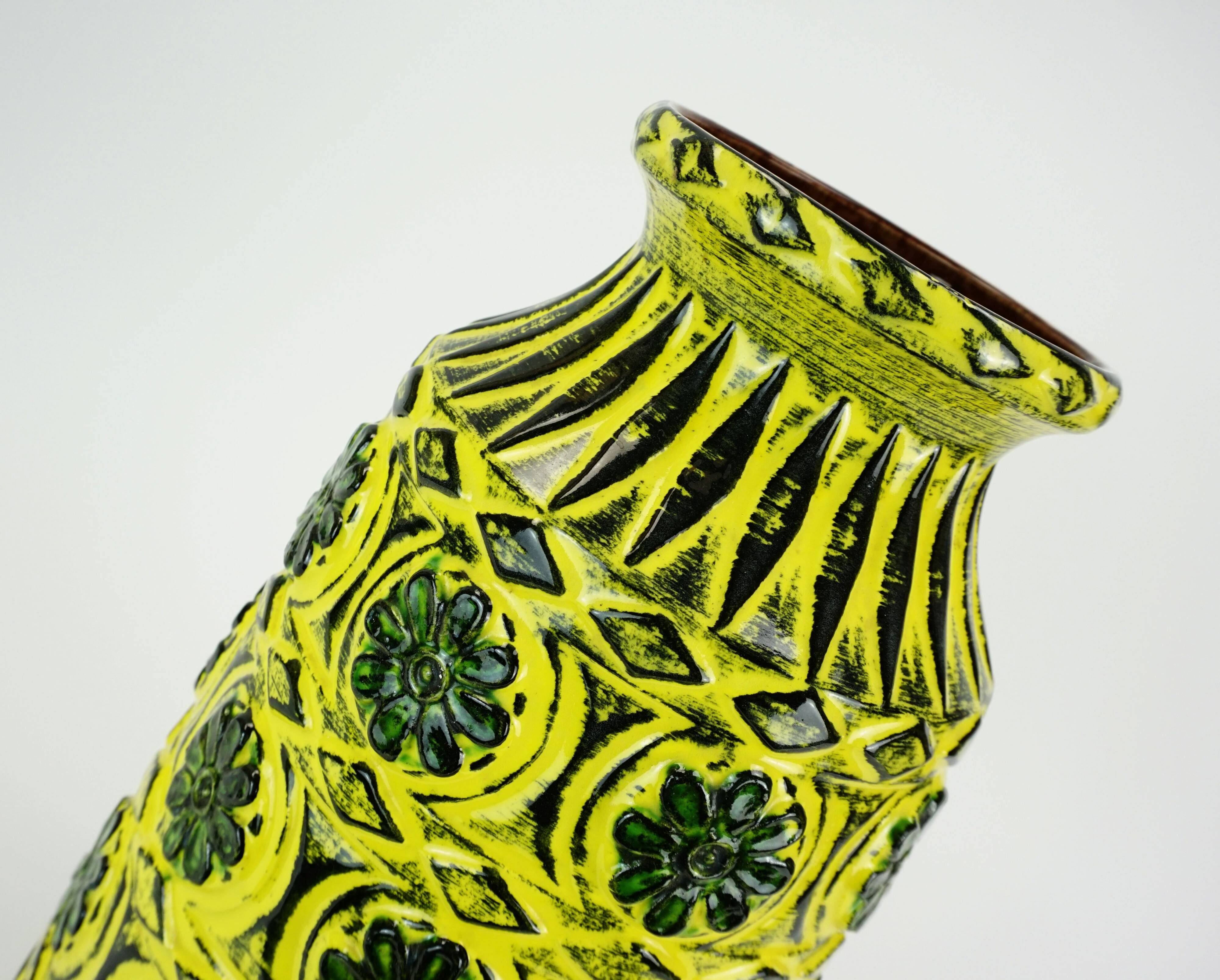 1960s bay keramik vase relief flower decor green yellow black model 76 40