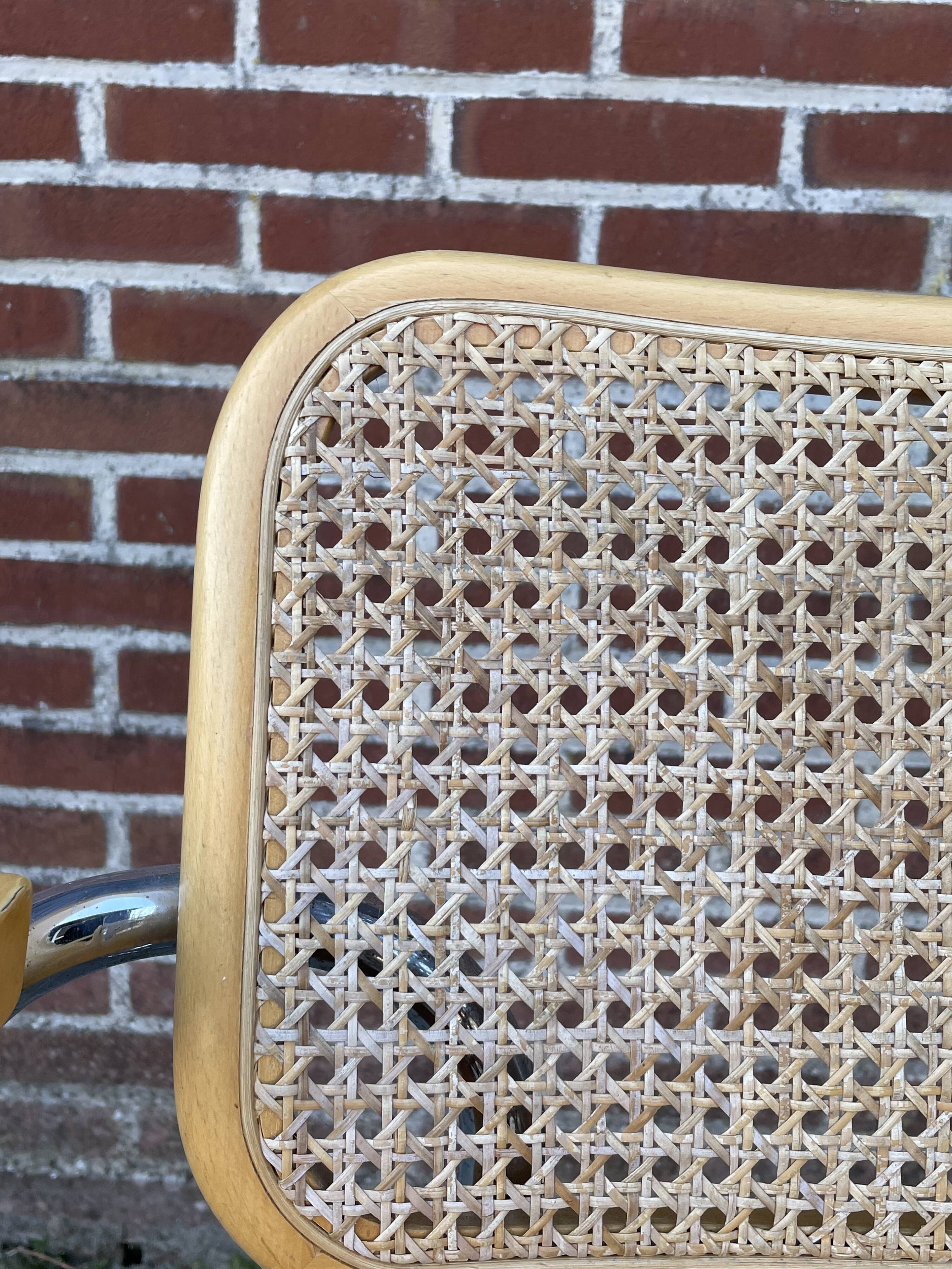 Cesca chair B64 with armrests by Marcel Breuer Design