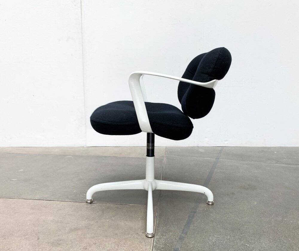 Space Age 2038 swivel armchair by Bruce Hannah & Andrew Morrison for Knoll International, 1970s.