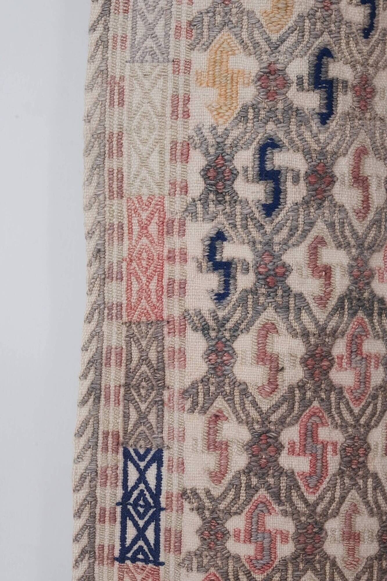 Vintage Turkish kilim, handwoven, 180x255 cm.