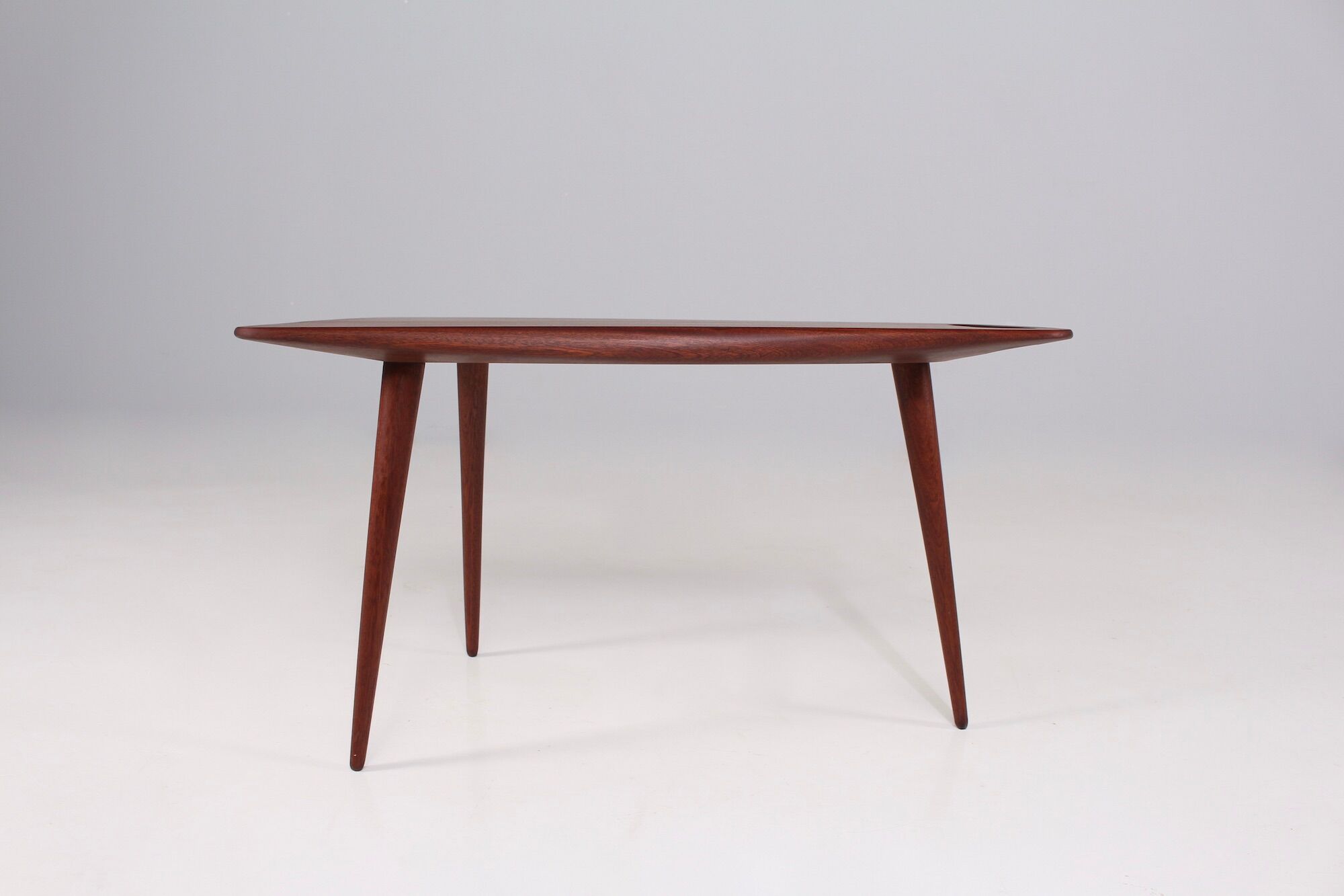 “Model 44” tripod coffee table Pierre Cruège