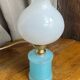 Lampe en opaline blanche et bleue 