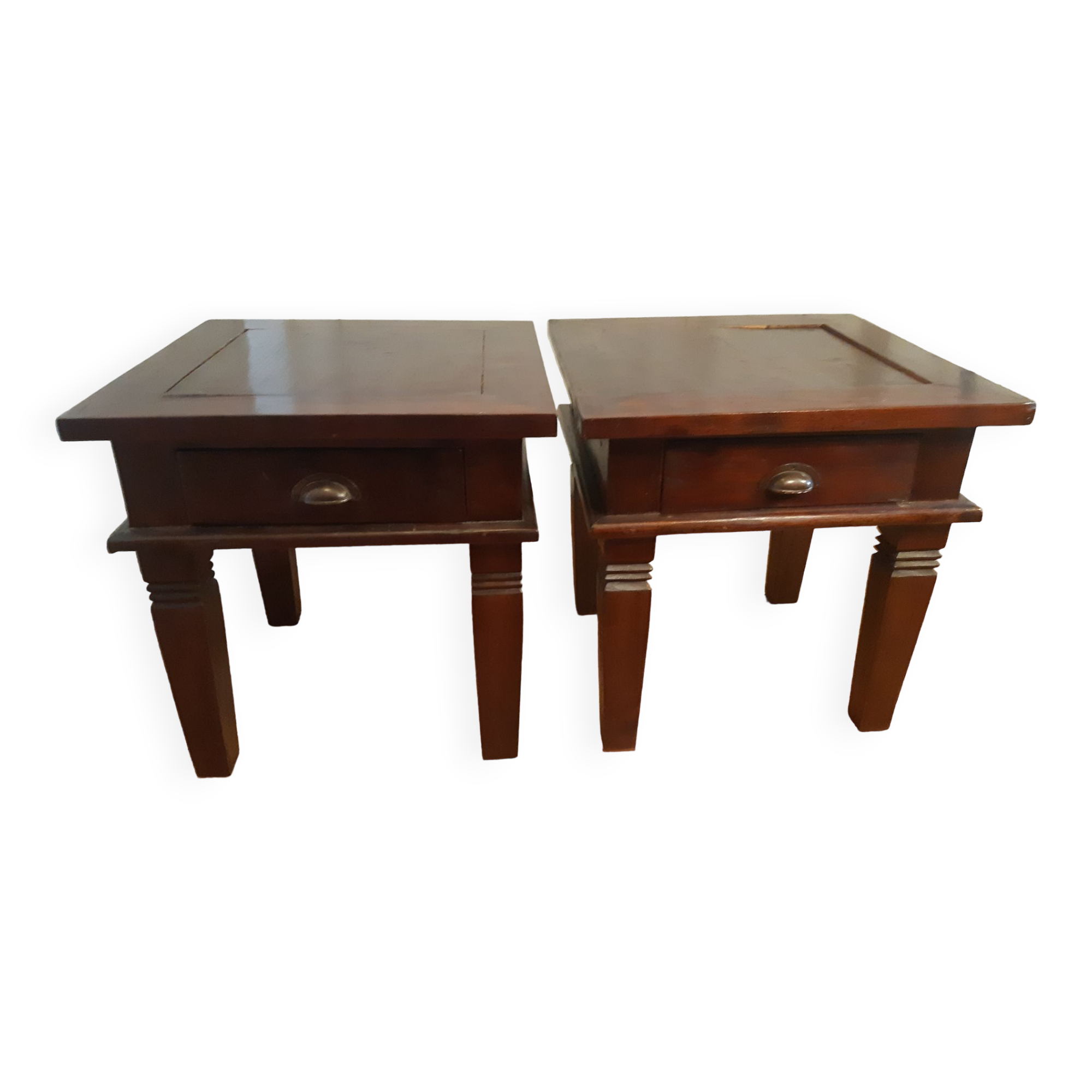 Tables de chevet en bois exotique