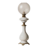 Napoleon III style salon lamp in white opaline with engraved globe – 19th / early 20th century