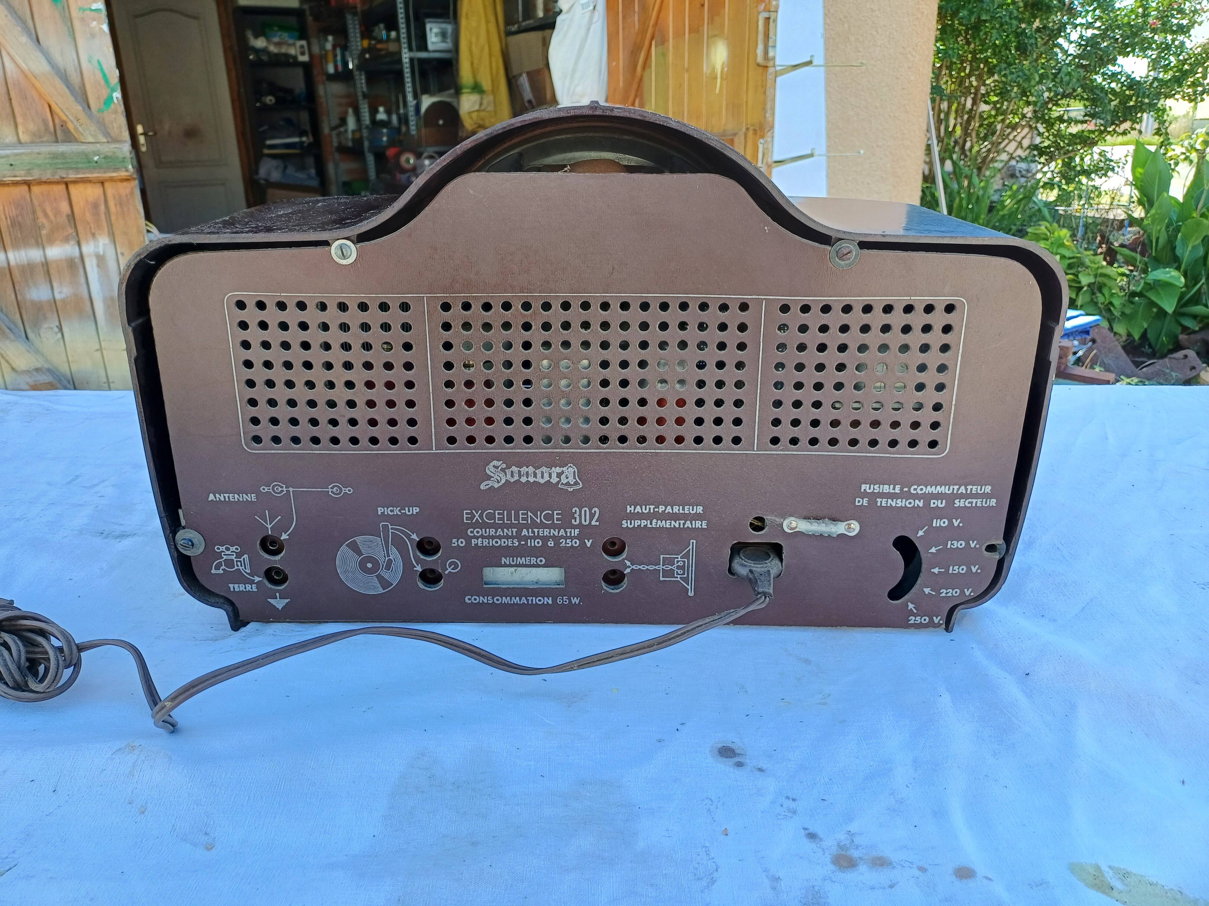 Radio Bakelite Sonora Excellence 302