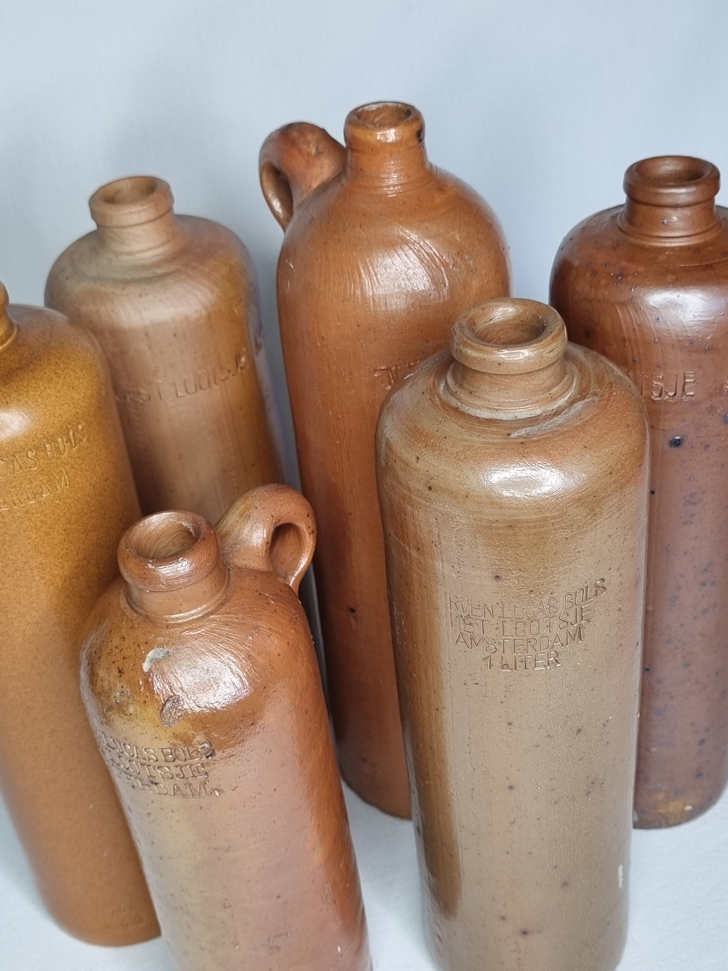 Ensemble de six bouteilles en grès Bols Amsterdam