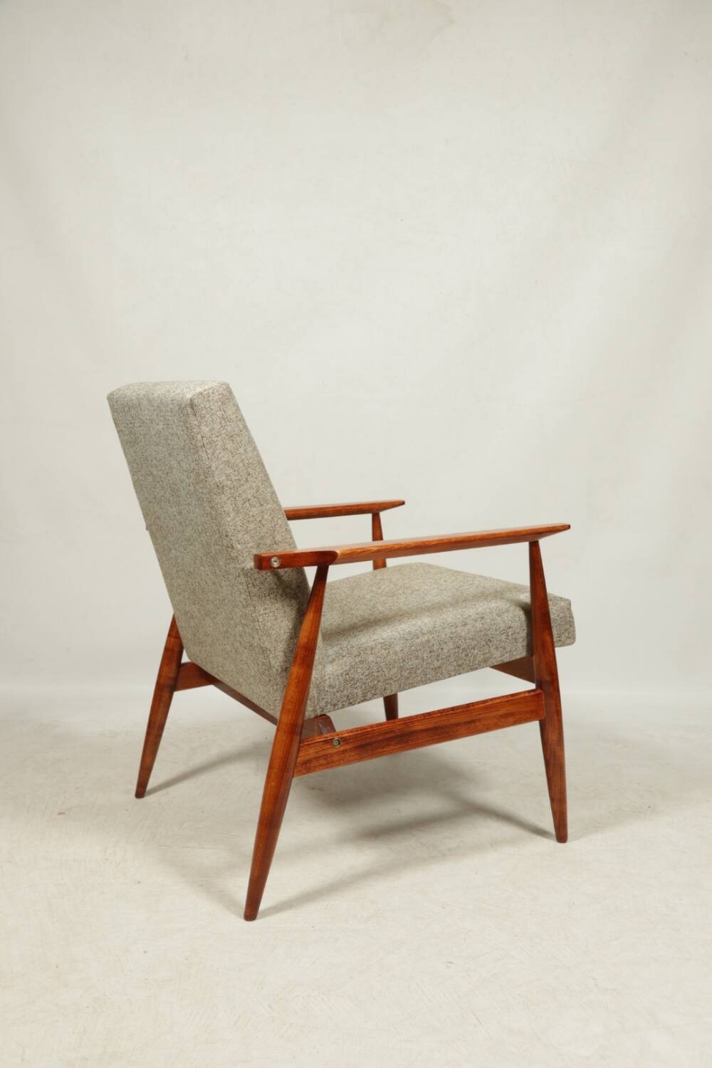 Scandinavian armchair and footrest granola beige concluded by H.Lis 300-190