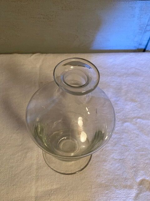 Glass carafe engraved with flowers
