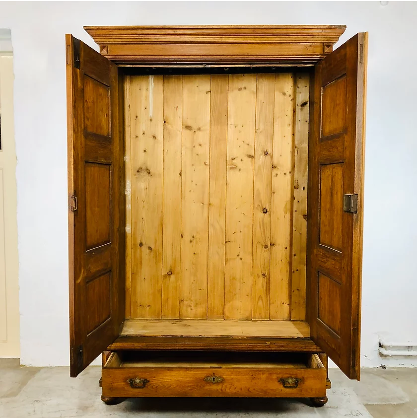 Antique oak cabinet