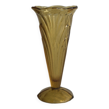 Vase en verre ambré jaune