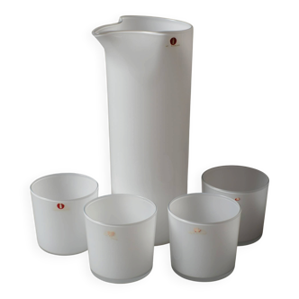 1 pichet et 4 verres Iittala I-Lasi en verre opalin blanc, Timo Sarpaneva, Finlande, années 1960
