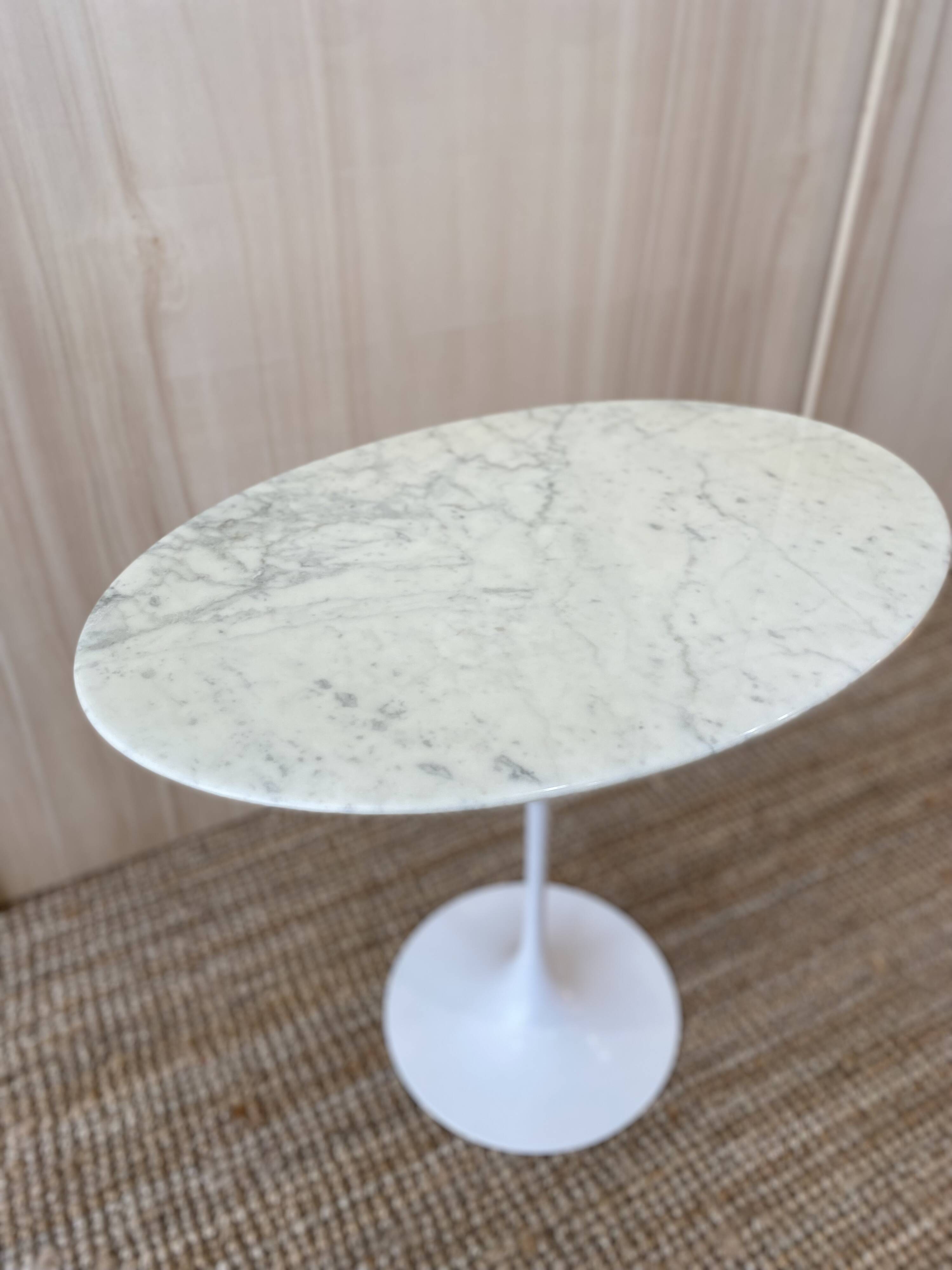 Calacatta Oval Side Table KNOLL