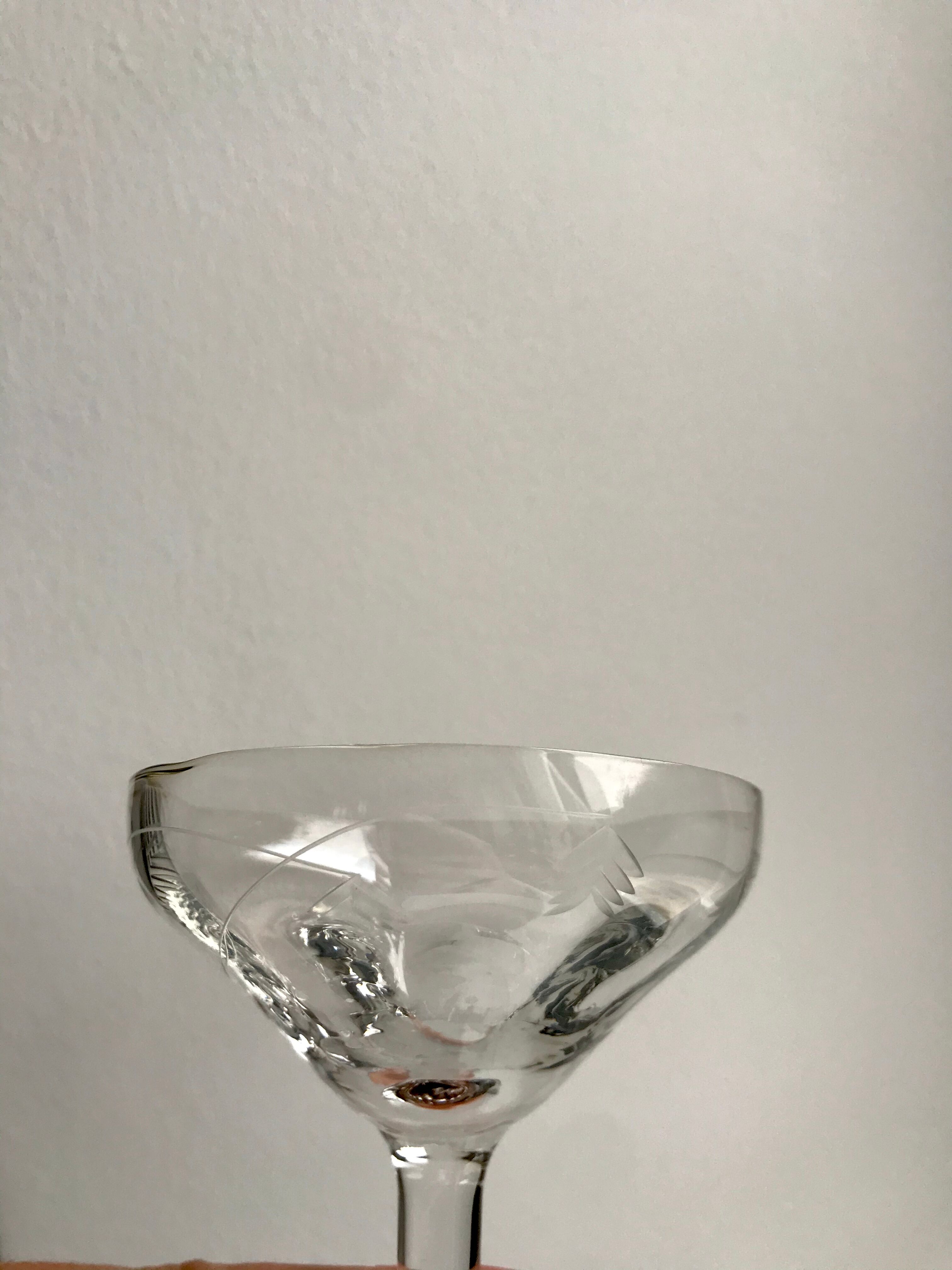 Set of 9 champagne coupettes engraved 40-50 years