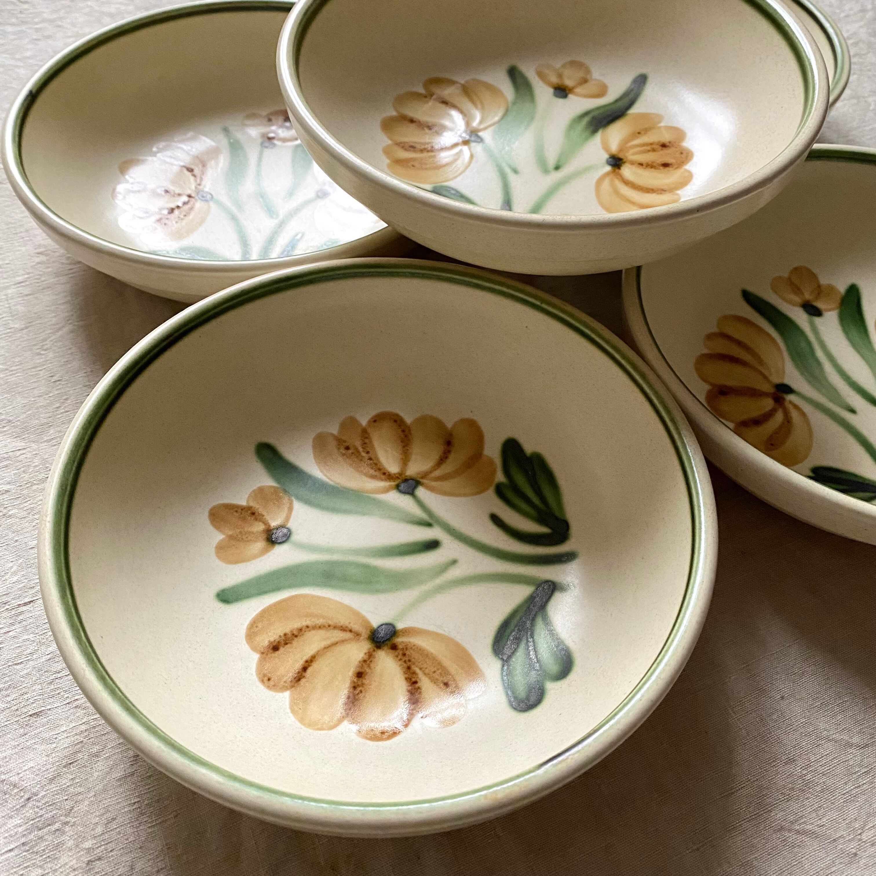Assiettes creuse fleuries Salins France