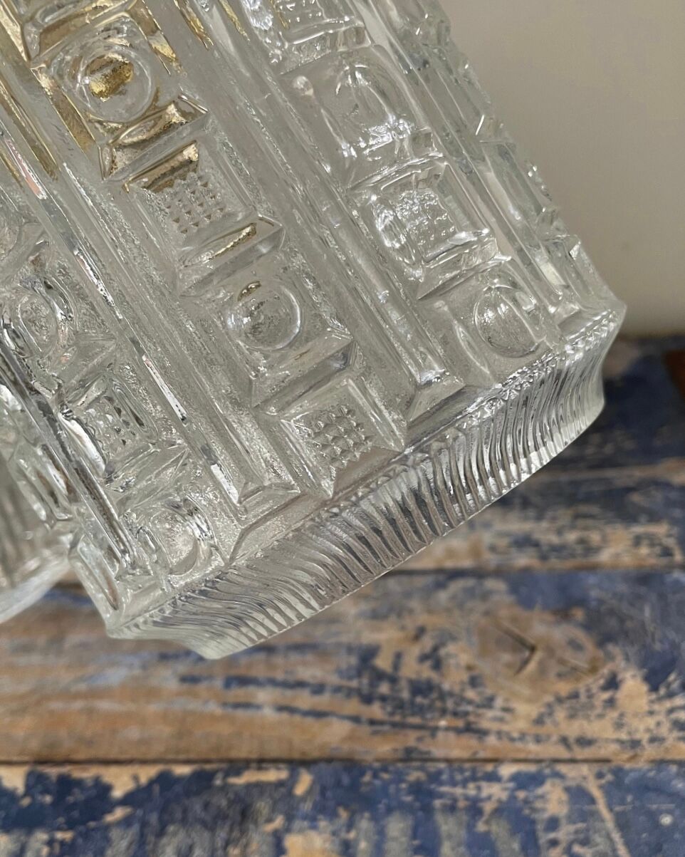 Paire d’appliques vintage en verre ciselé