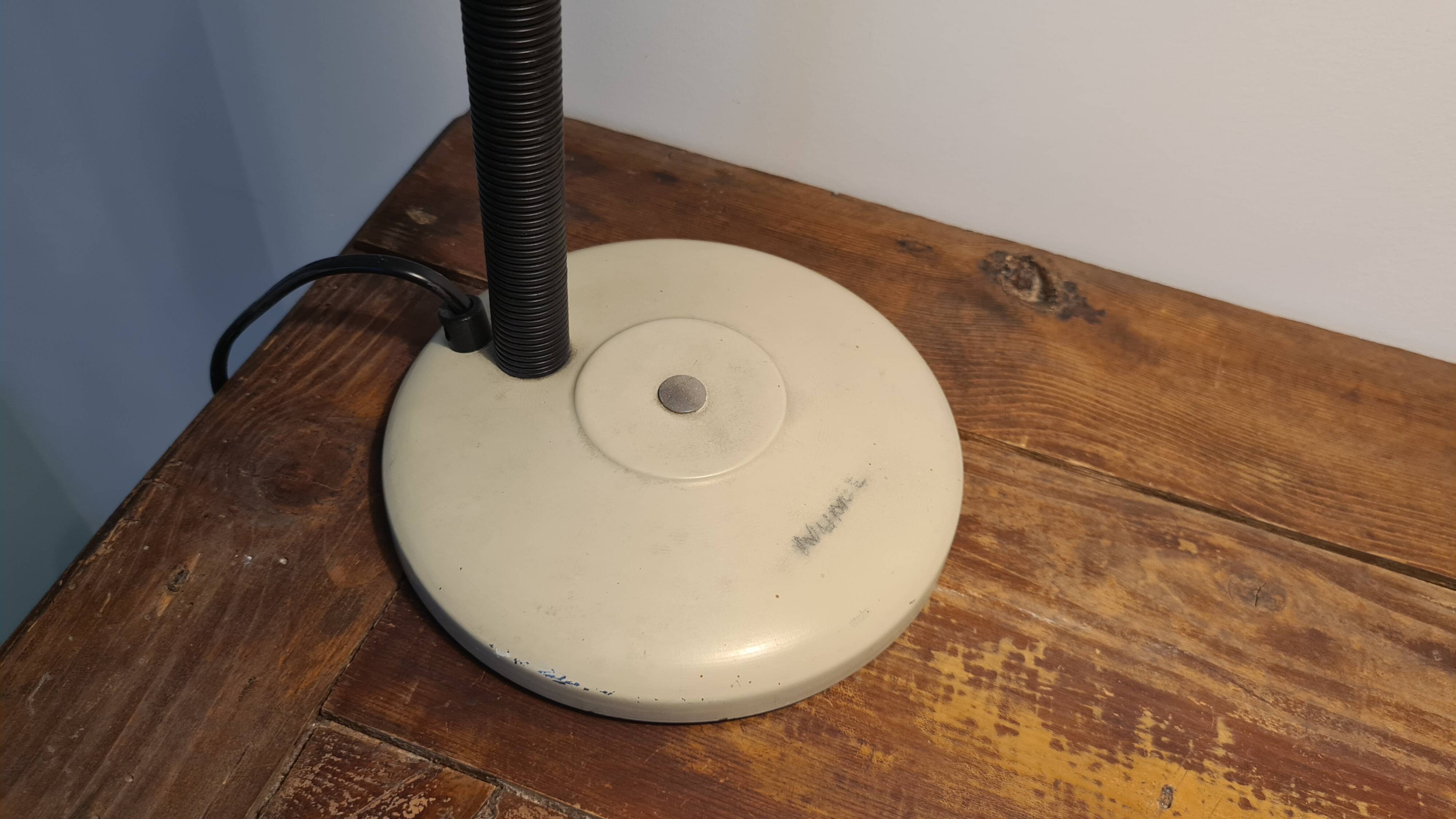 60s Articulated Lamp – Beige Metal and Flexible Neck