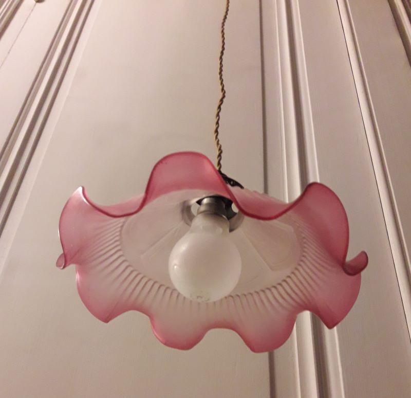 Suspension early 20th colored glass paste