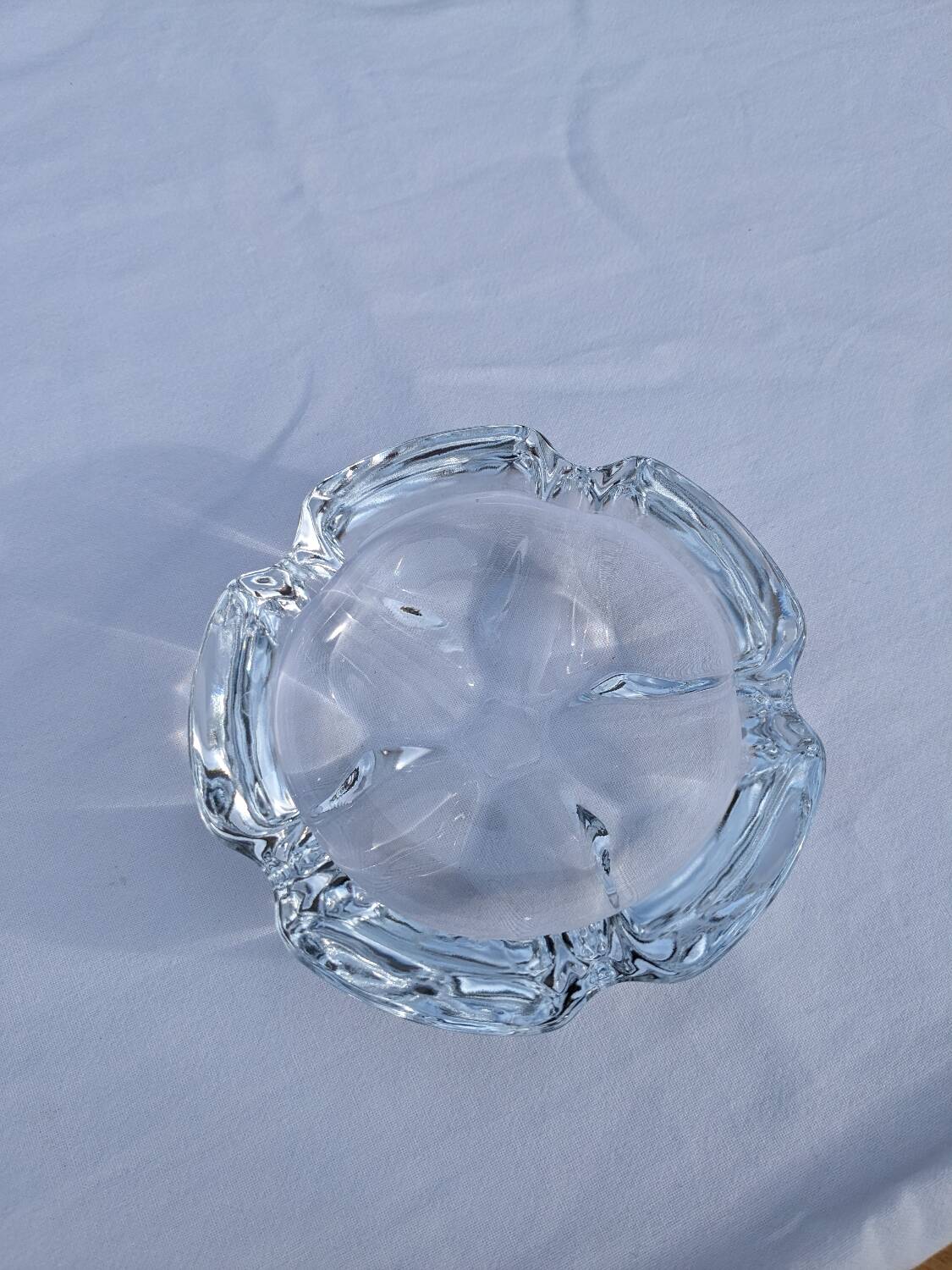 Flower shaped glass ashtray