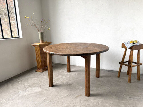 Brutalist round table in solid oak, 1950s.