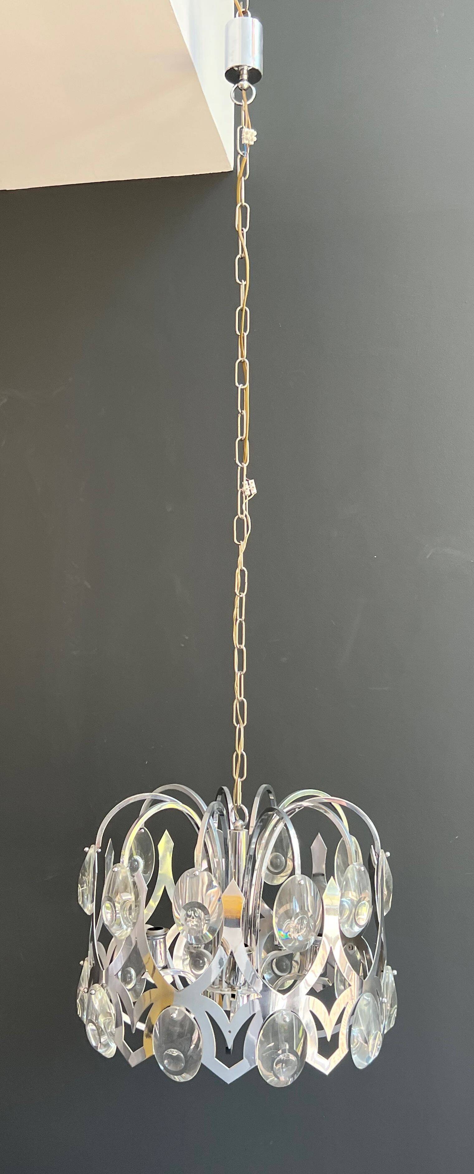 Lustre design en chrome et cristaux de Angelo Gaetano Sciolari. Vers 1970