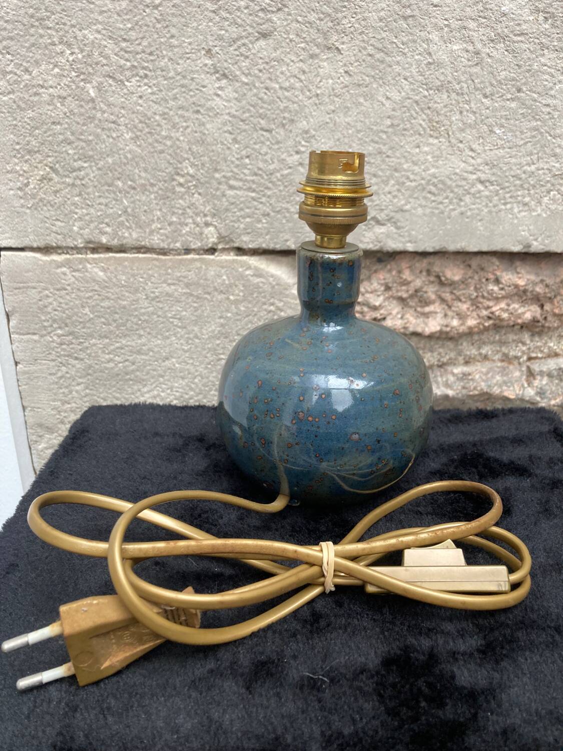 Enamelled stoneware lamp base