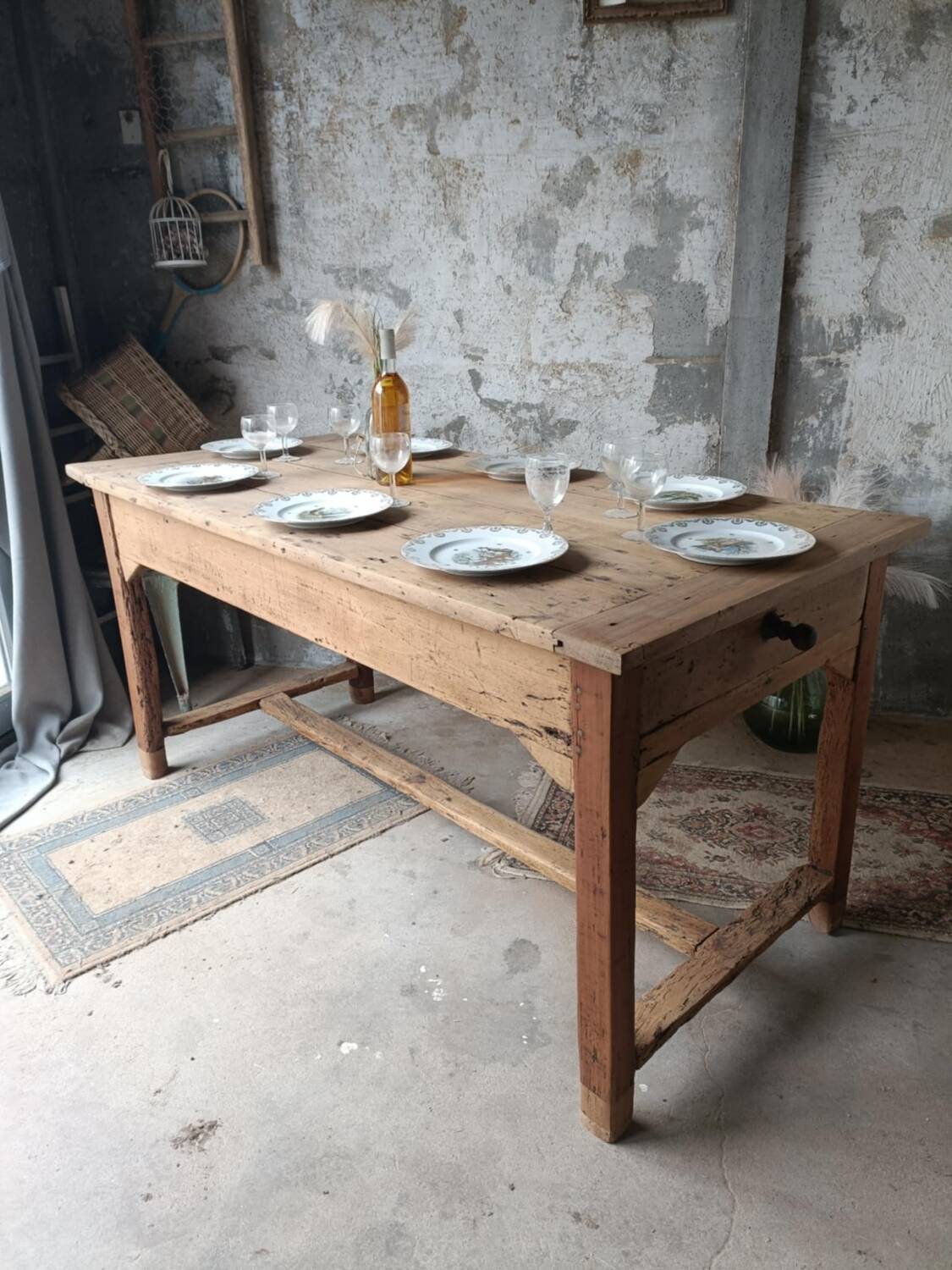 Farm table