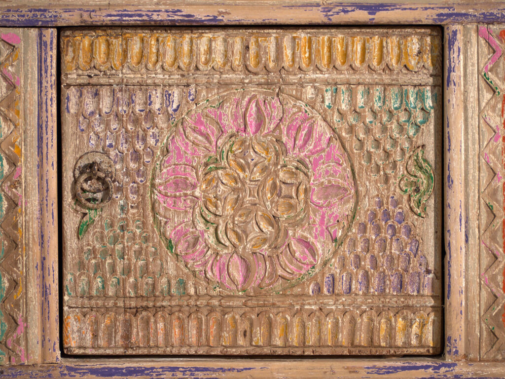 Polychrome carved antique buffet in pine – Xinjiang, circa 1900