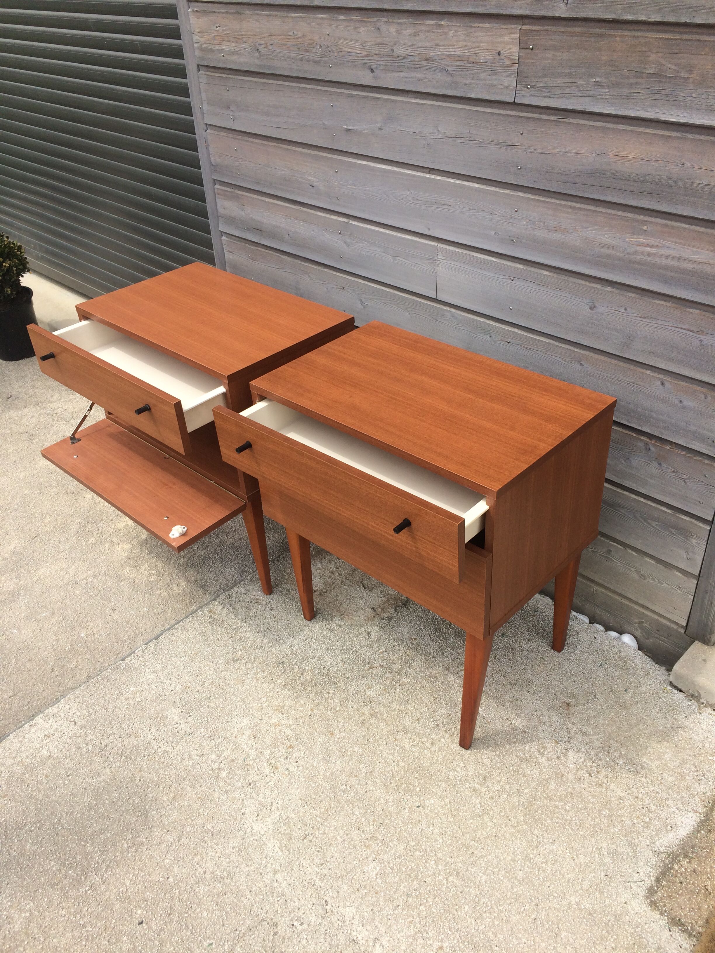 Pair of nightstands vintage of the 1950s