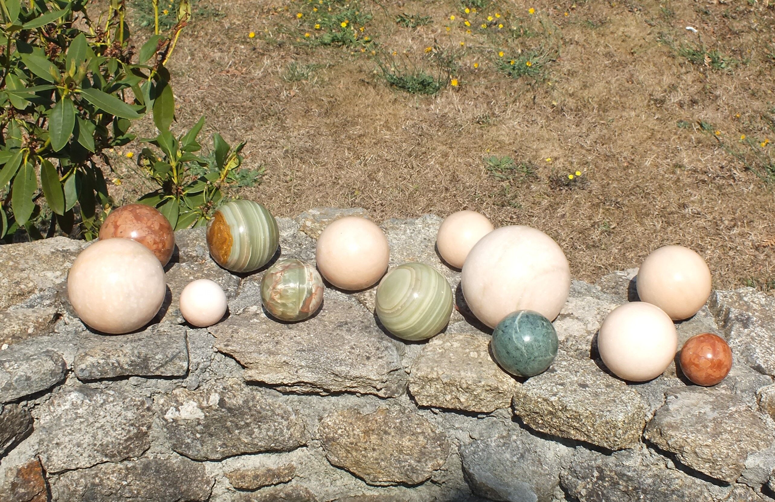 Large ball or decorative mineral sphere in marble n°12