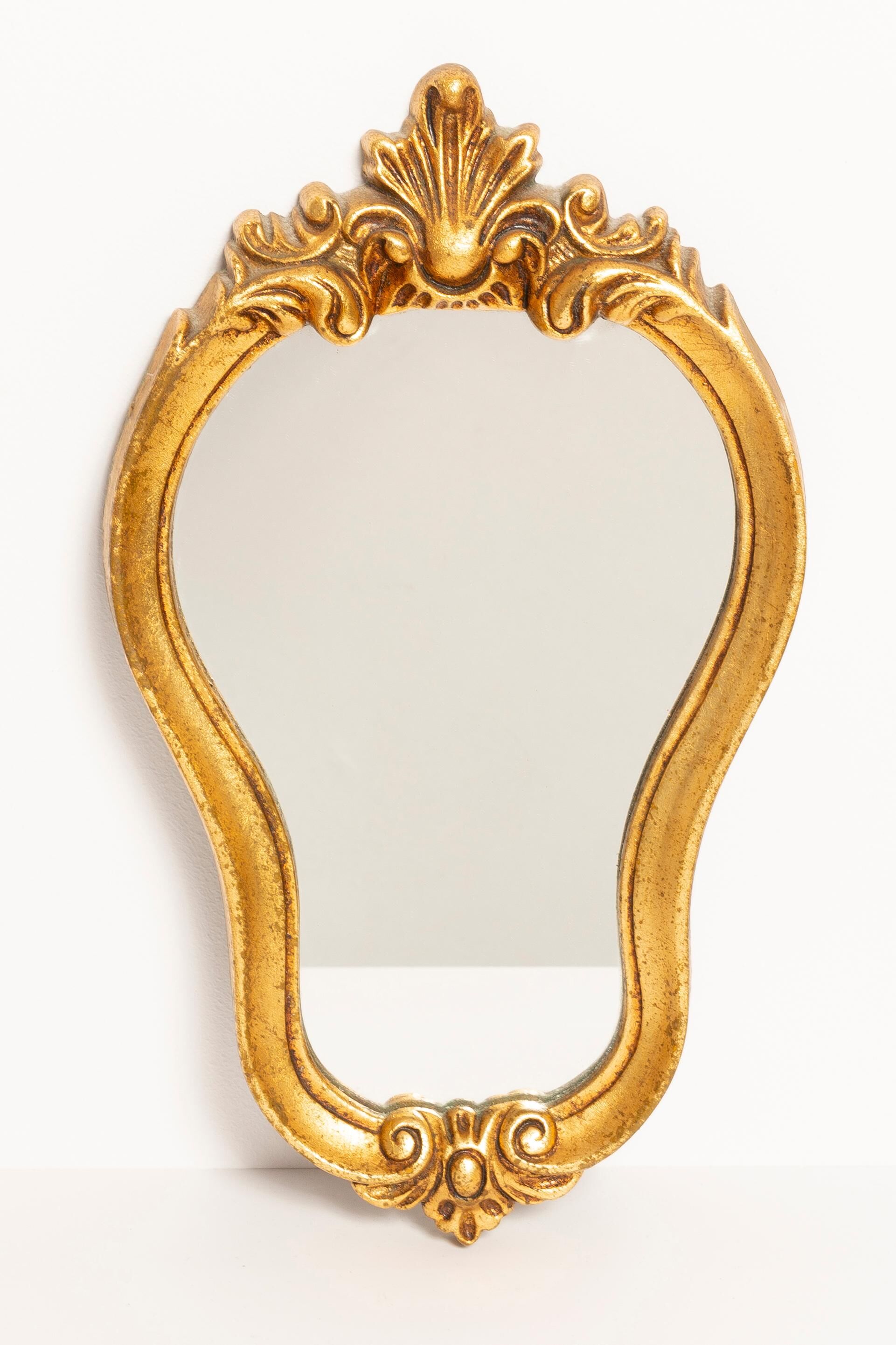 Petit miroir décoratif vintage dans un cadre doré avec des fleurs, Italie, années 1960
