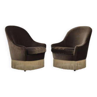 1970s, pair of Danish lounge chairs, original condition, green furniture velour, beech wood legs.