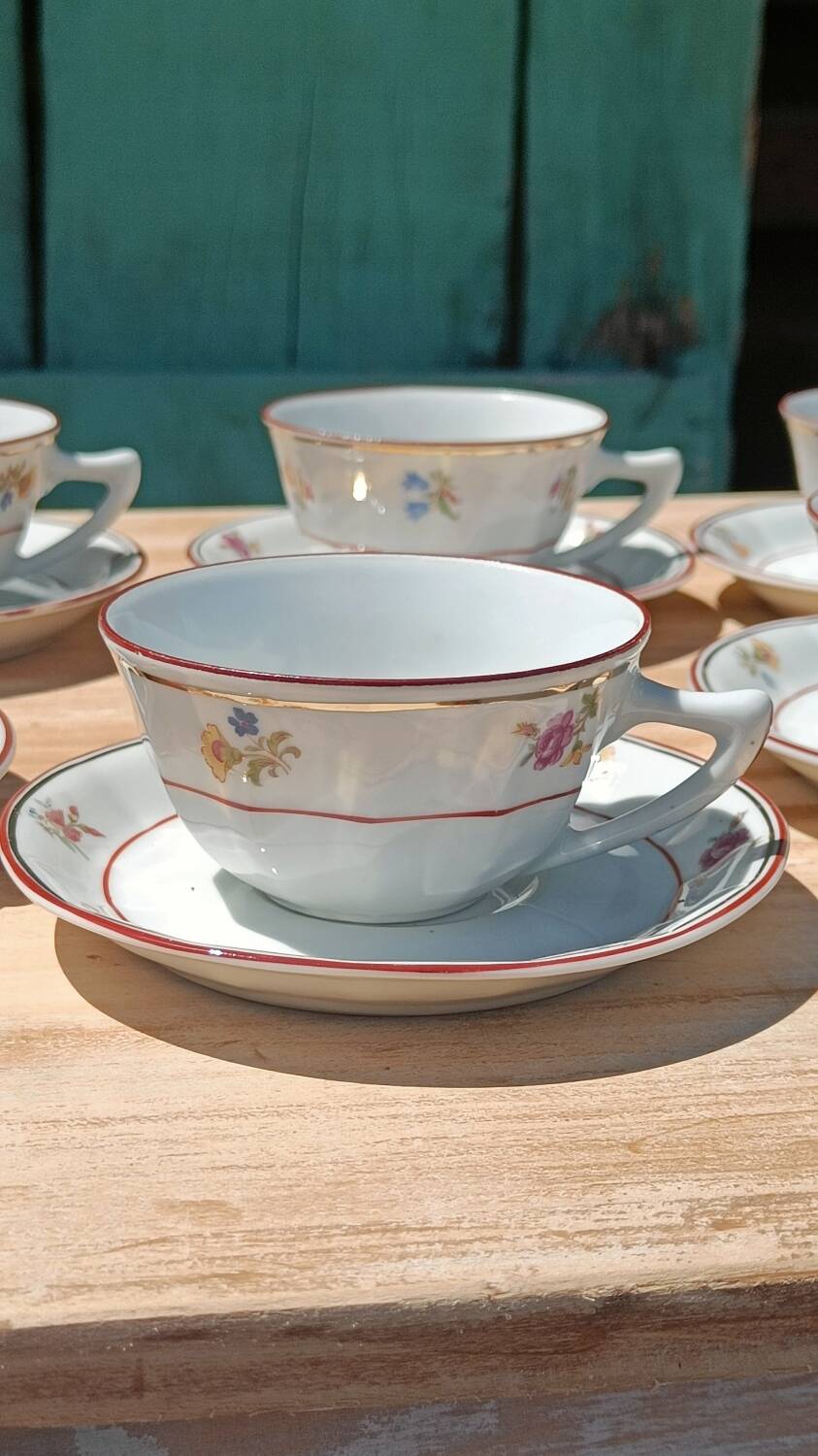 Floral porcelain cups