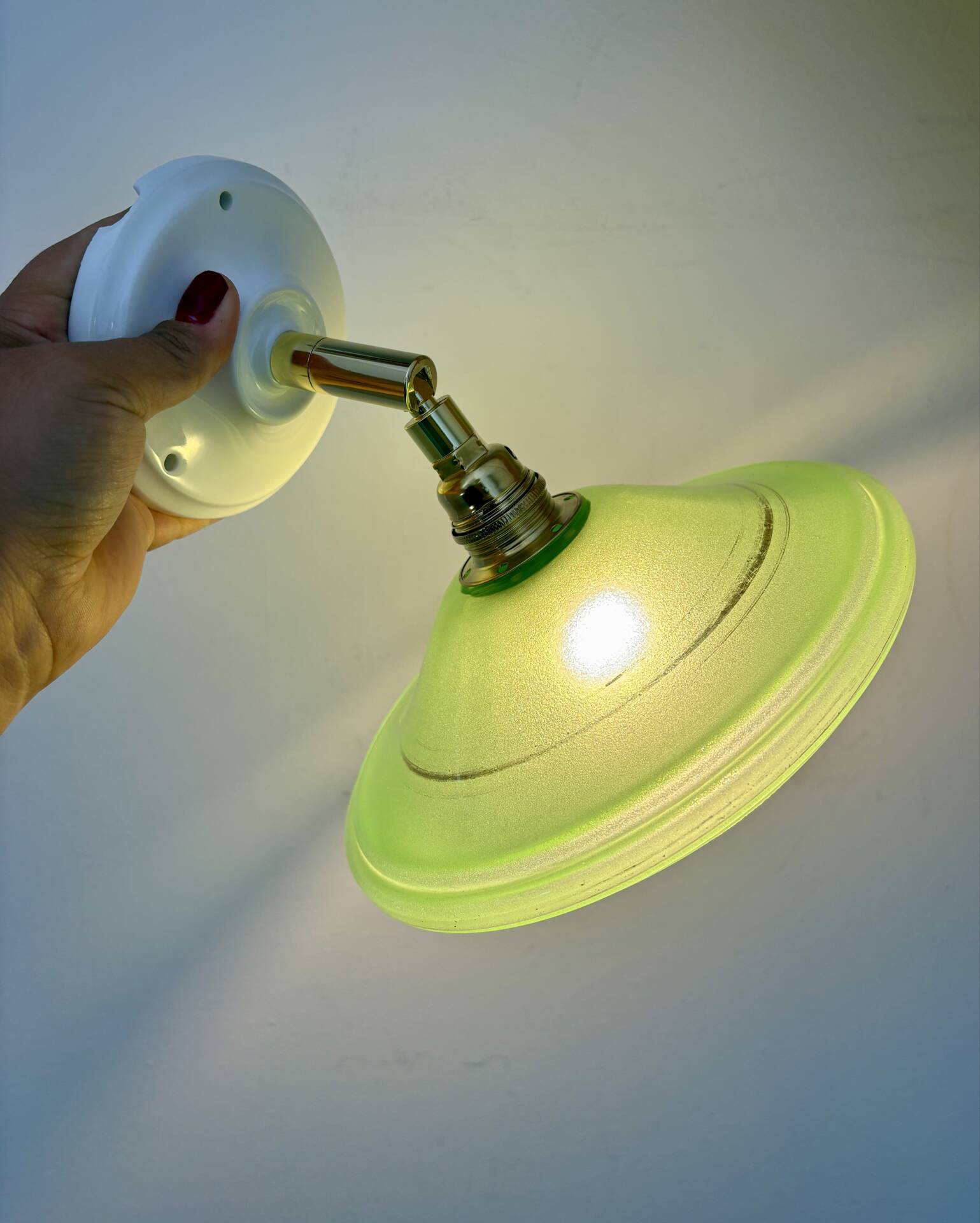 Vintage lampshade in green and gold glass