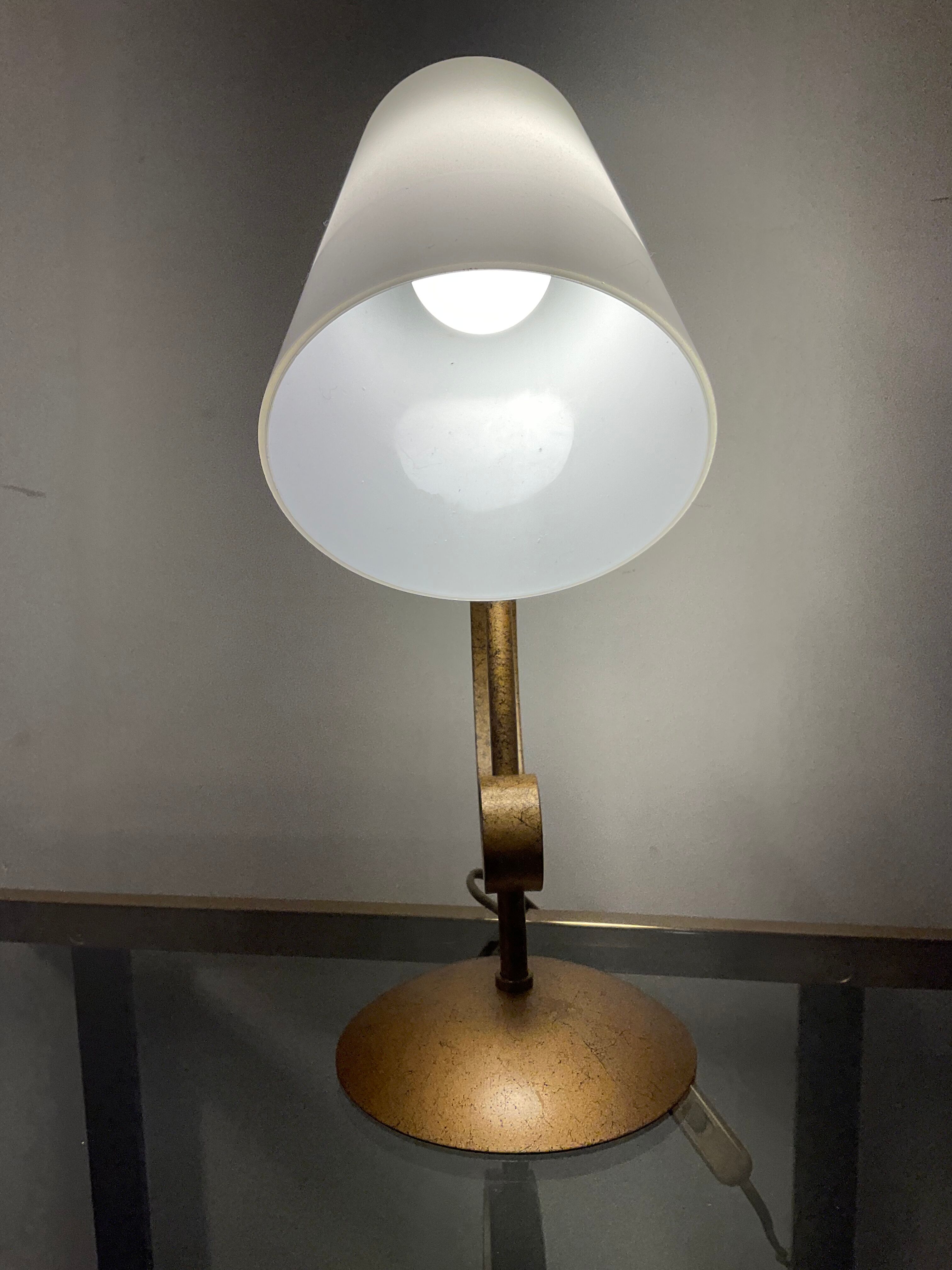 Vintage lamp in wrought iron and opaline