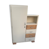 Ancienne armoire asymétrique
