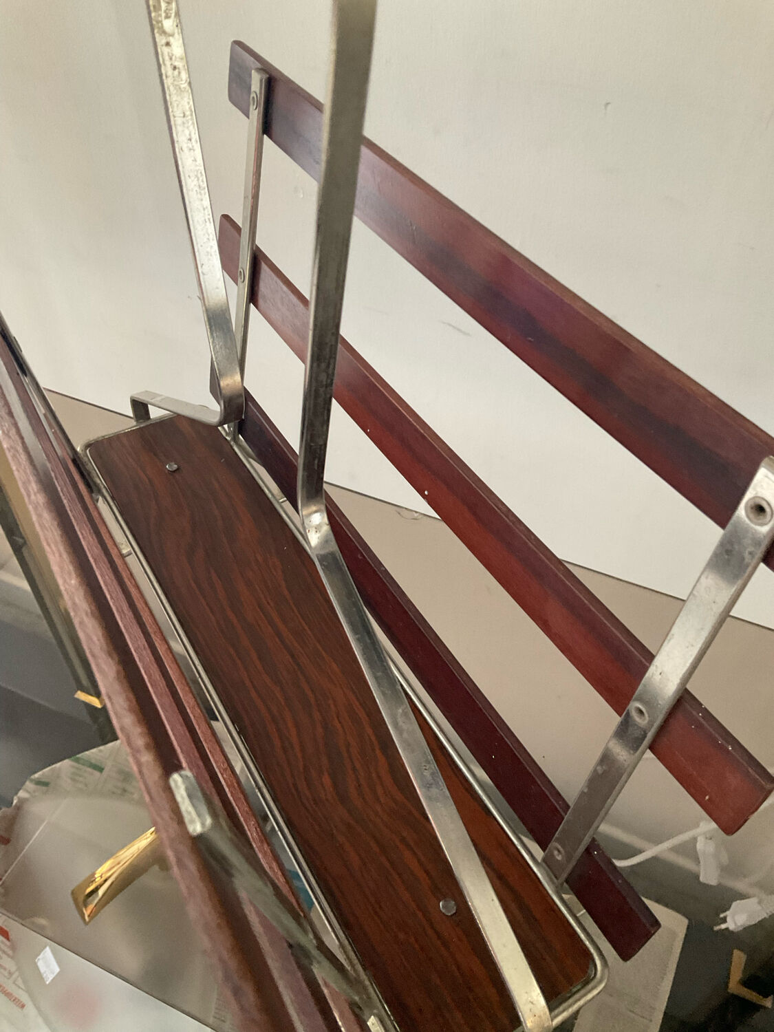 Vintage magazine rack in wood and aluminum