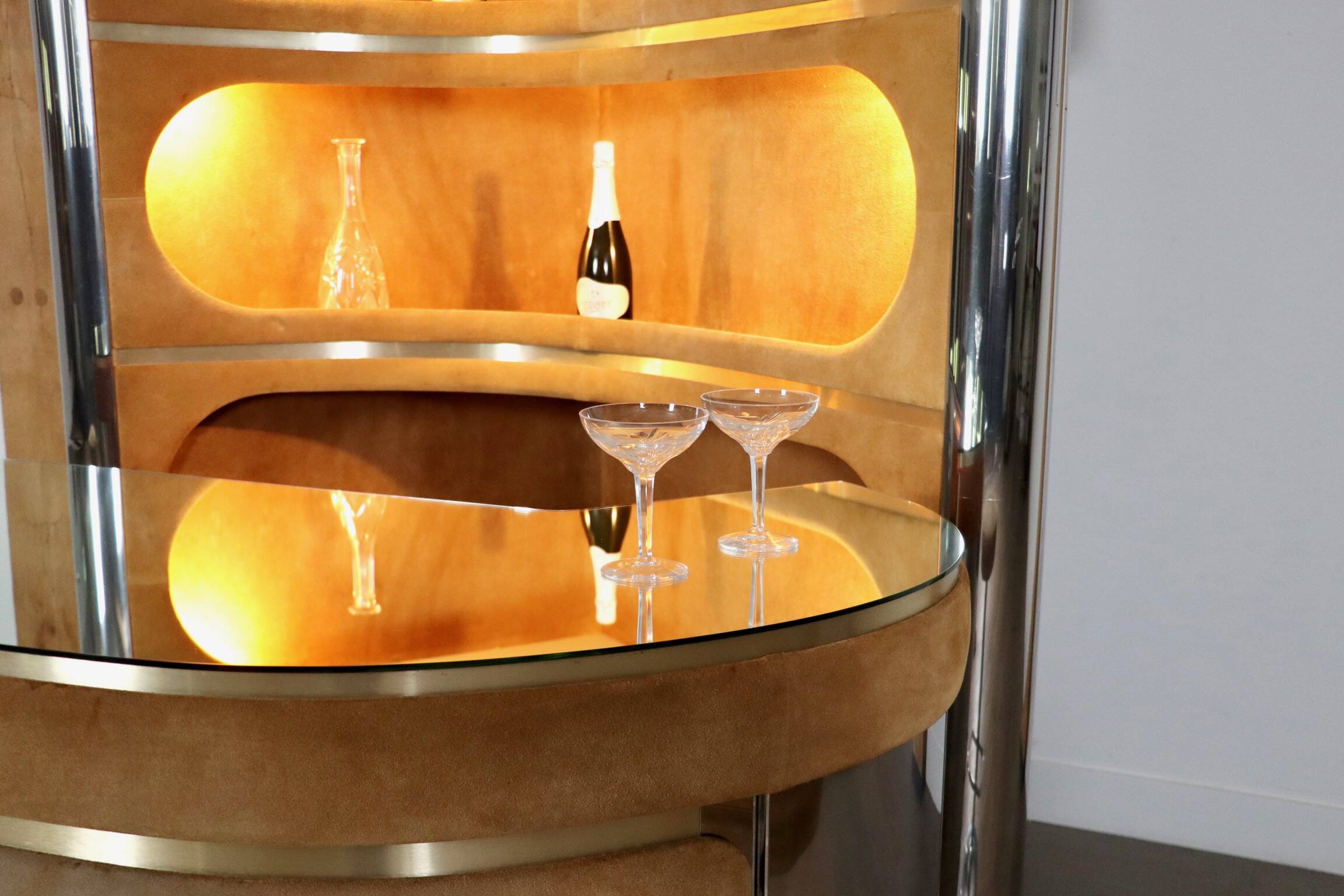 Suede and chrome bar with cognac-colored bar stools, Italy, 1970s