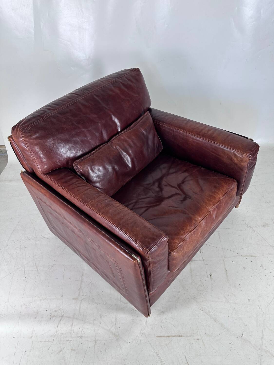 Pair of leather armchairs Roche Bobois