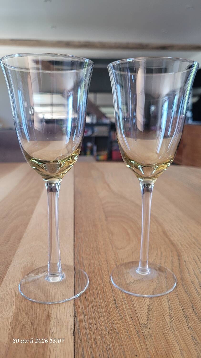 10 coloured glass stemmed glasses