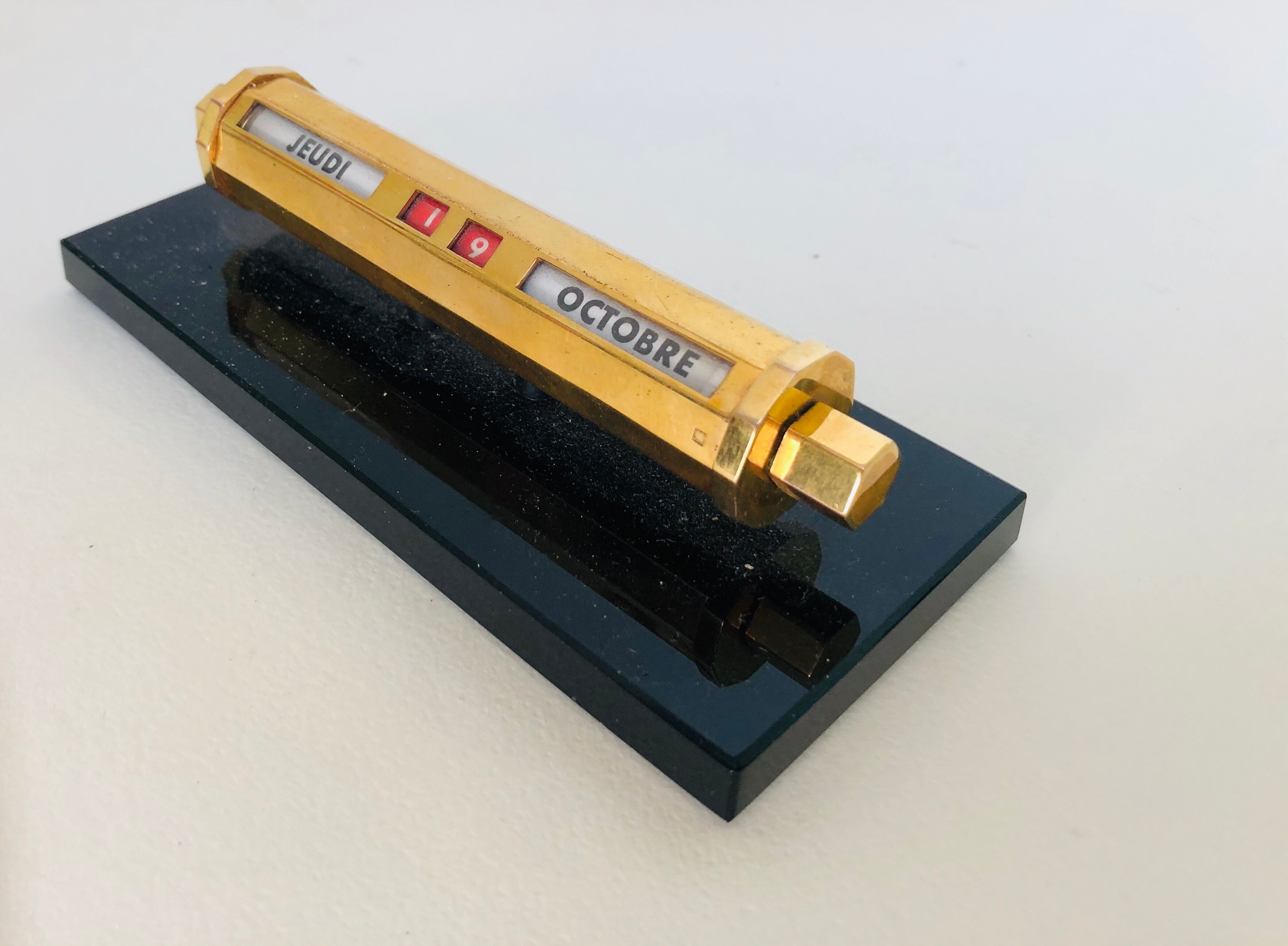 Vintage perpetual calendar