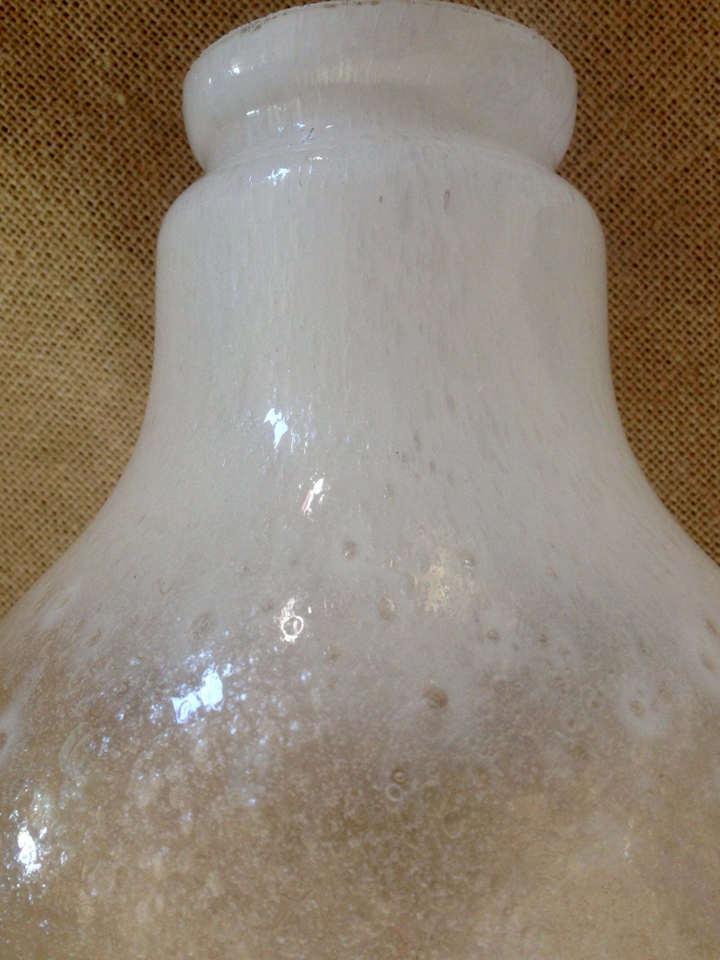 Suspension of the 1970s bubble glass ampoule