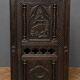 Cabinet en chêne richement sculpté, d’inspiration gothique, datant du XIXe