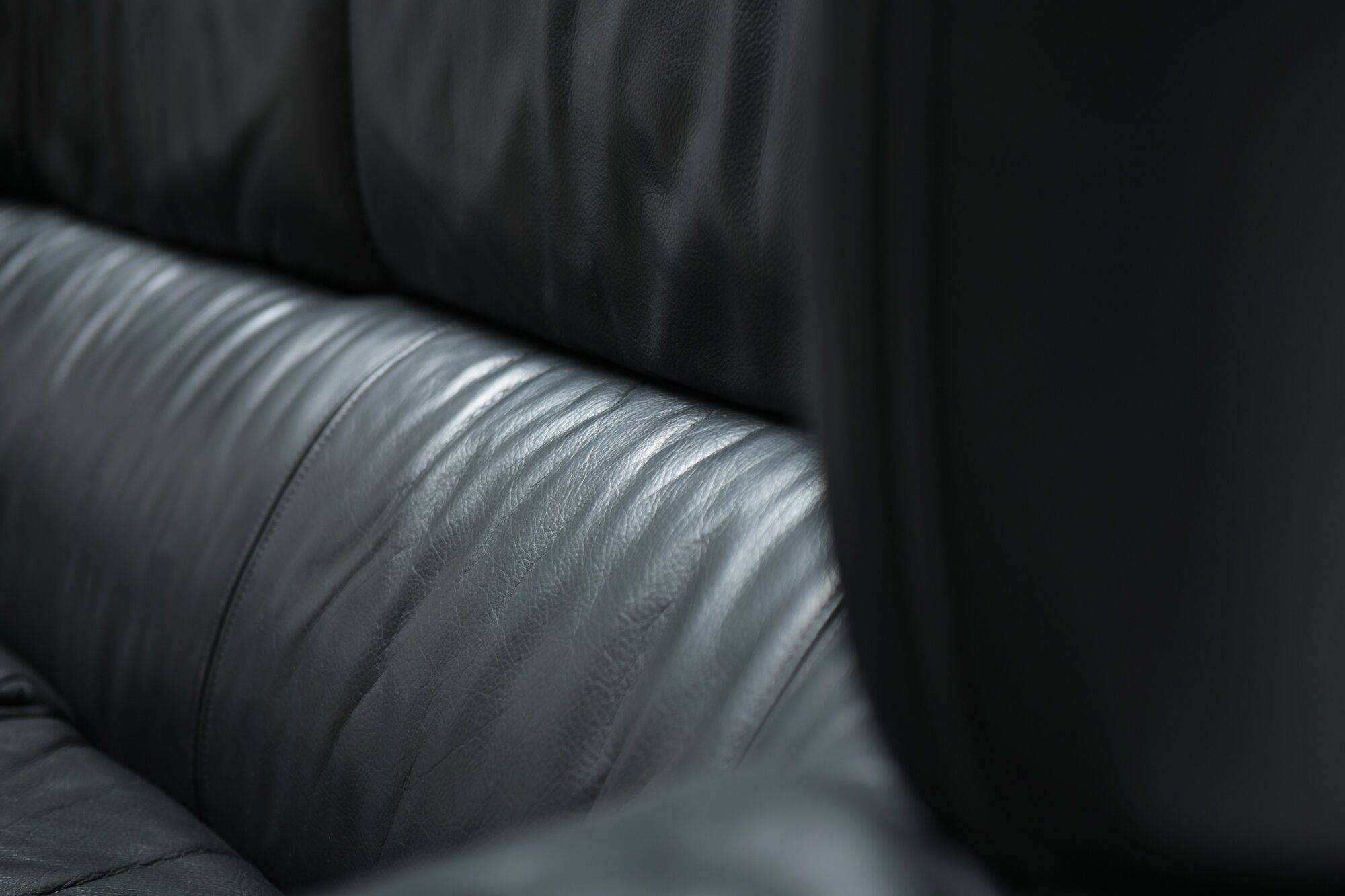 Bull sofa in grey leather by Gianfranco Frattini for Cassina 1987