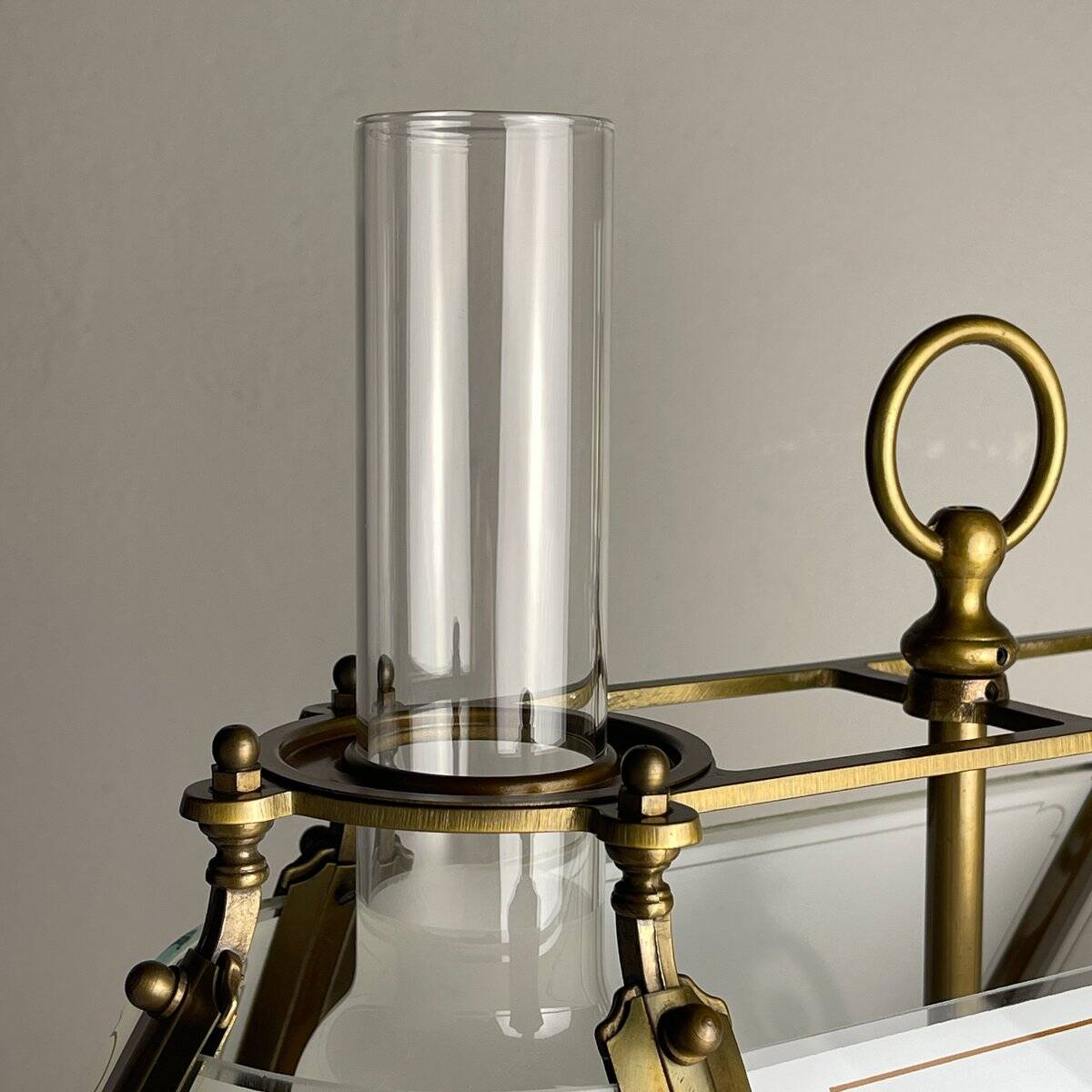 Lampe de table vintage en bois et laiton par Qvist & co, Suède, années 1970