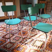 Ensemble de table extensible en formica et 4 chaises