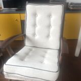 Free-span armchairs