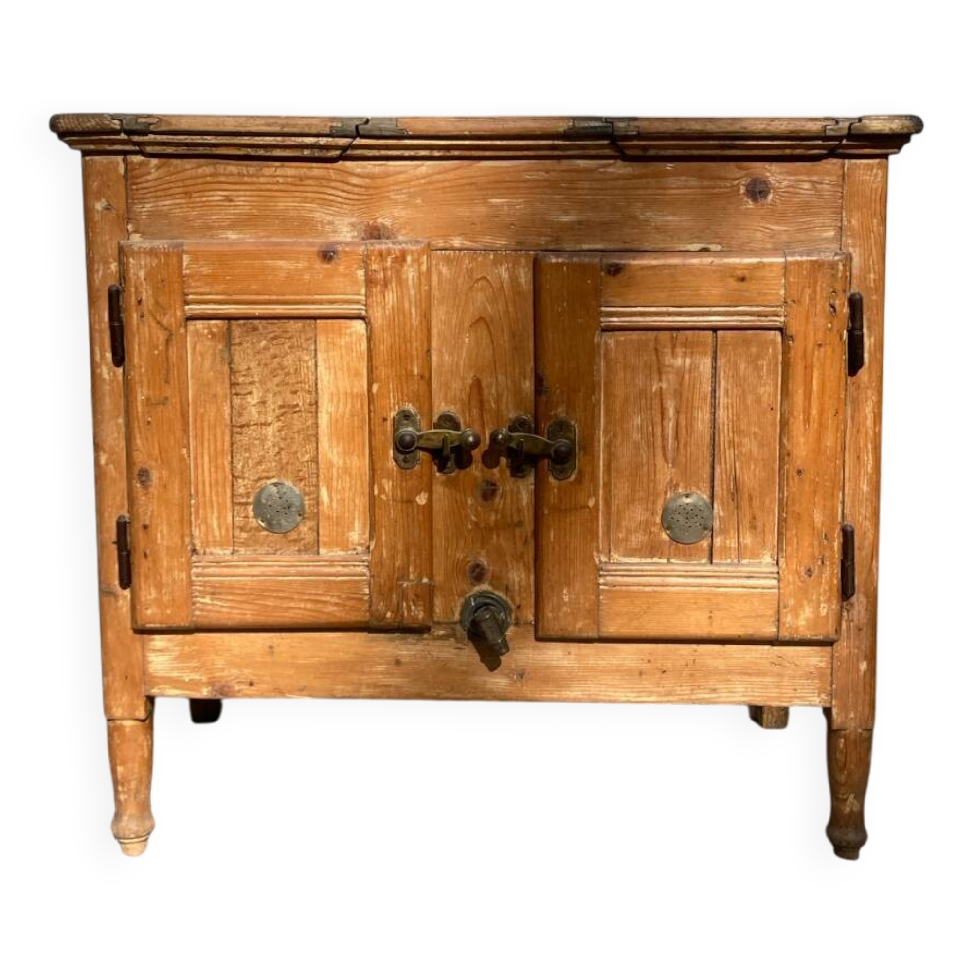 Old icebox from the 1920s