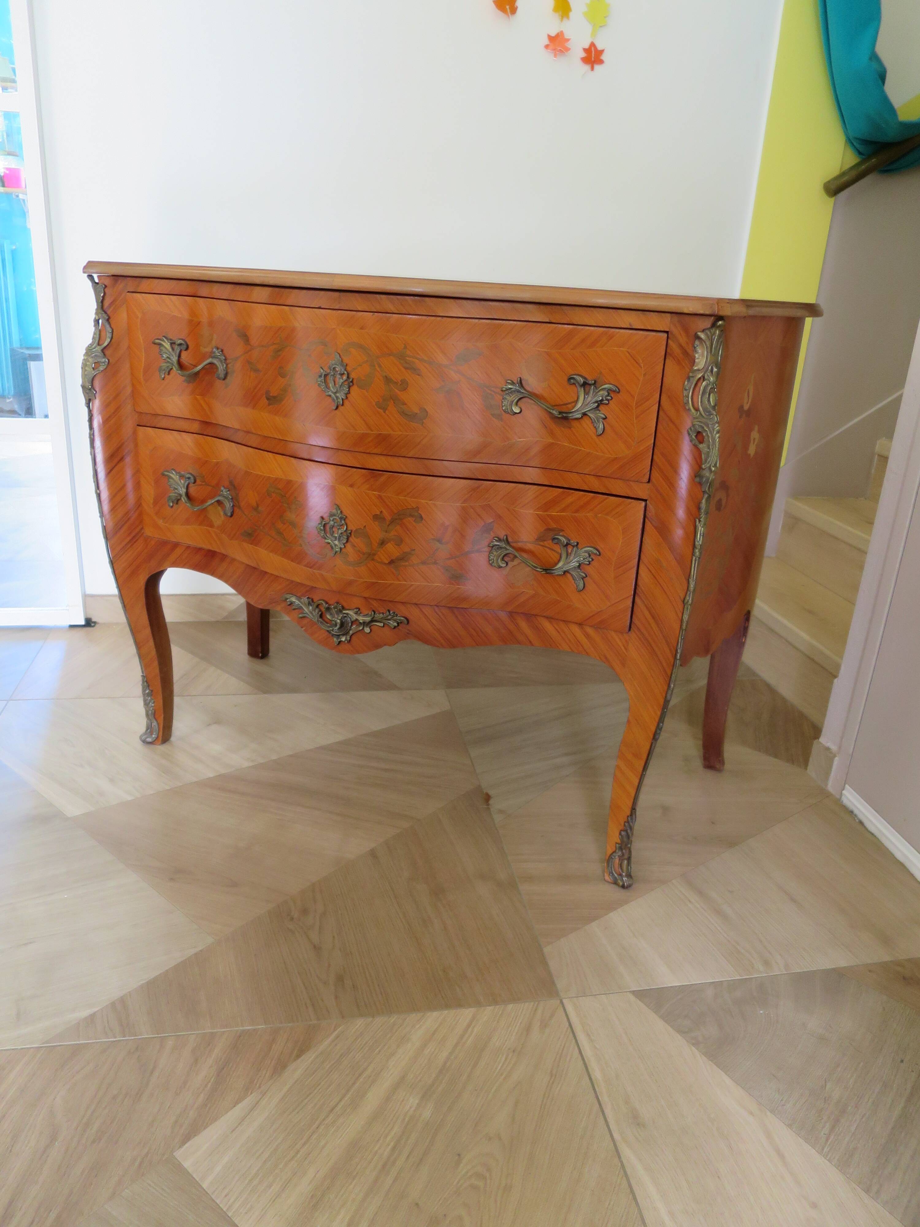 Louis XV commode - 2 drawers - floral marquetry - bronze ornament - 1950